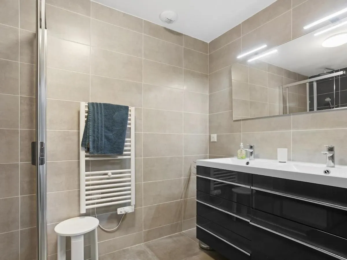 Apartment Appt 2 Chambres, 3 Etoiles, Piscine, Wifi, Parking, Clim Saint-Raphael  France