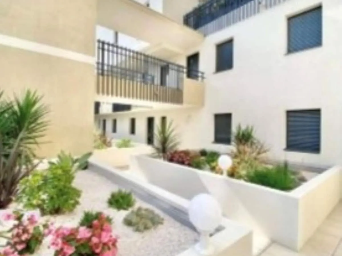 Apartment Appt 2 Chambres, 3 Etoiles, Piscine, Wifi, Parking, Clim Saint-Raphael  France
