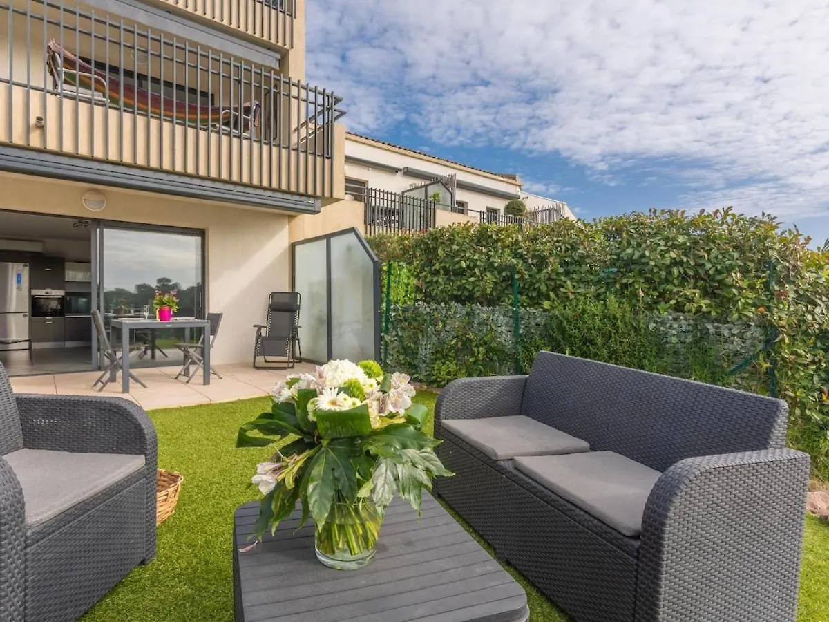 Apartment Appt 2 Chambres, 3 Etoiles, Piscine, Wifi, Parking, Clim Saint-Raphael
